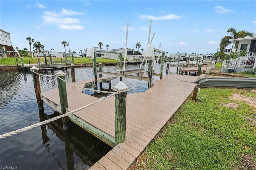 BAYSIDE ESTATES - Land