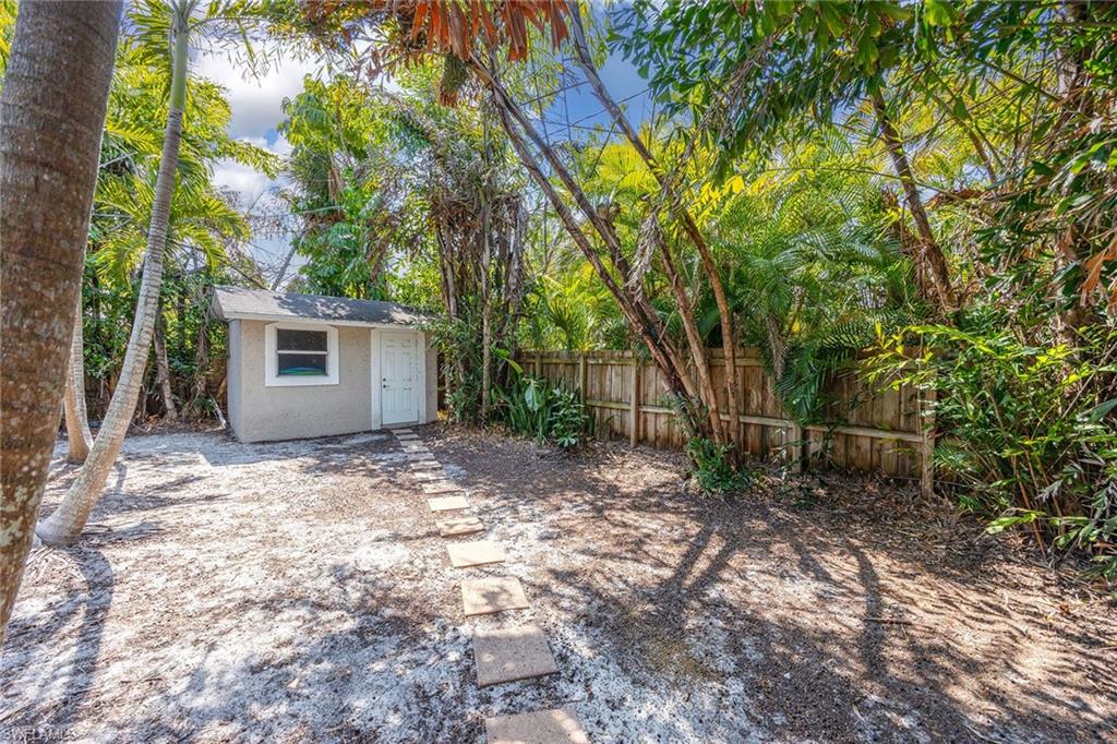NAPLES PARK - Residential