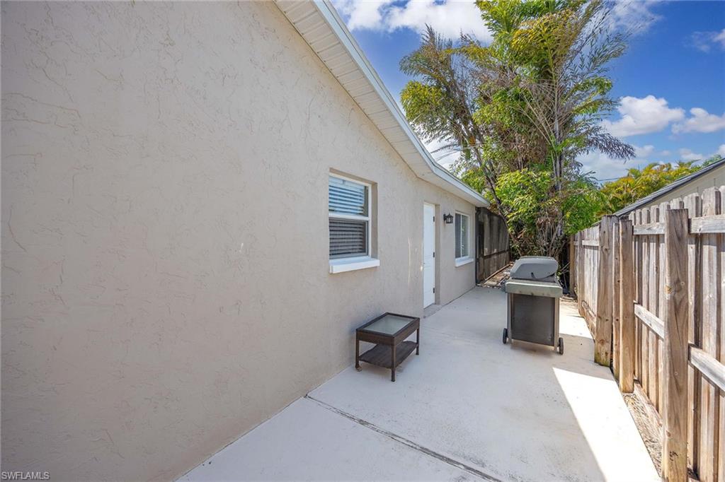 NAPLES PARK - Residential