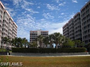 CRECIENTE CONDO NORTH - Residential