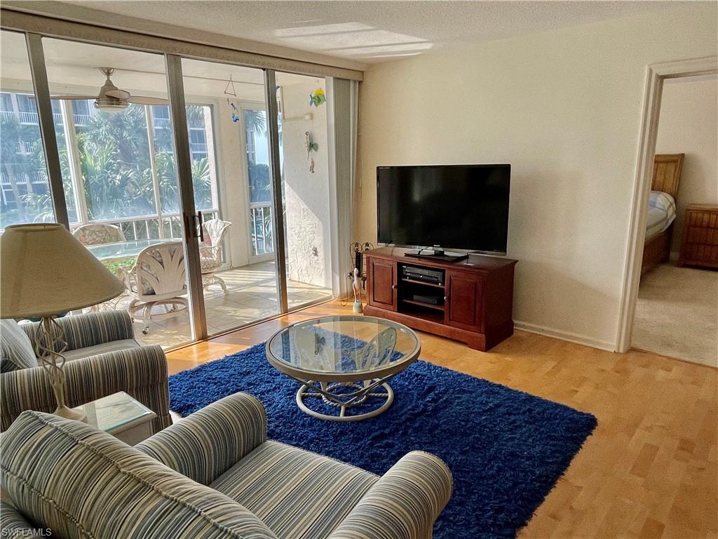 CRECIENTE CONDO NORTH - Residential