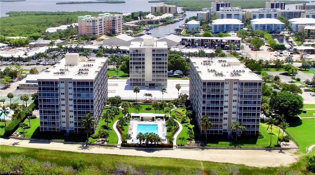 CRECIENTE CONDO NORTH - Residential