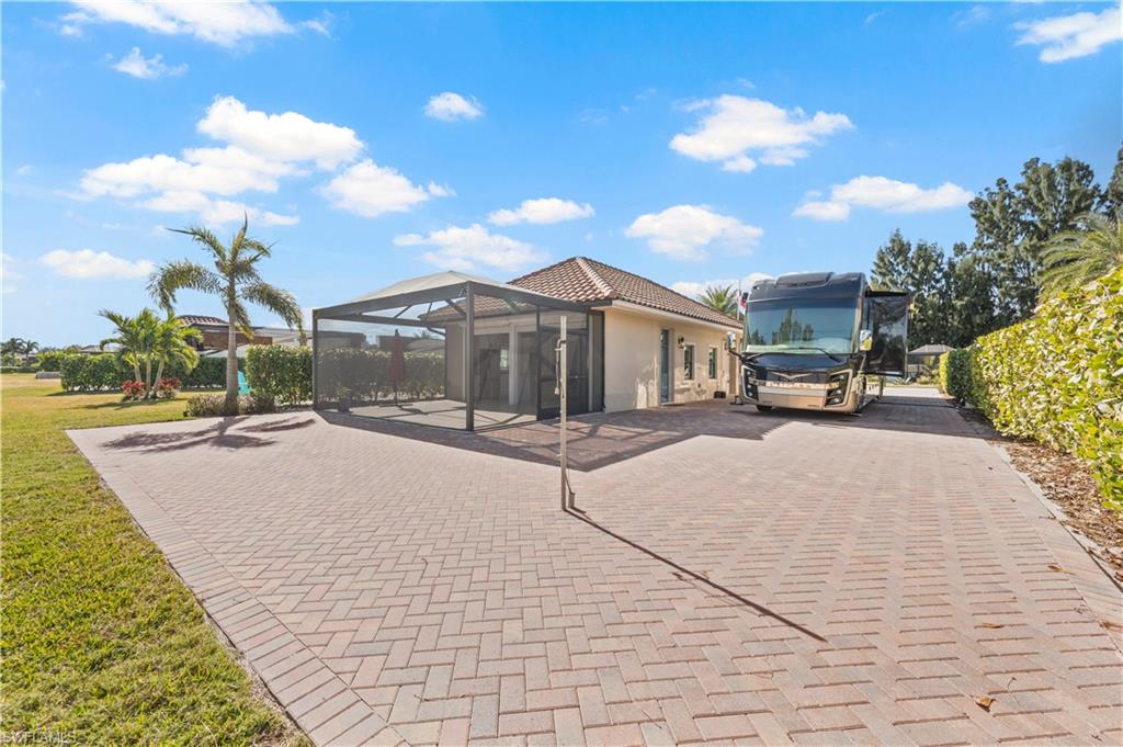 GOLDEN PALMS LUXURY MOTORCOACH RESORT - Land