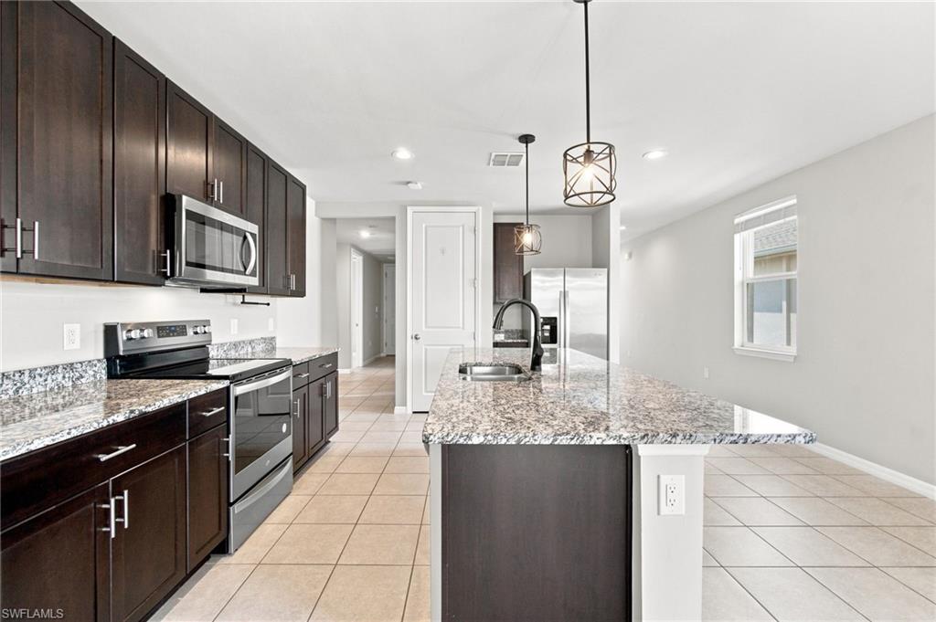 CRESCENT GROVE - Residential