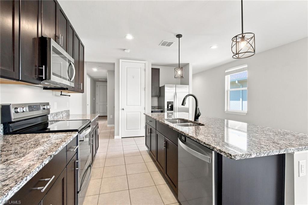 CRESCENT GROVE - Residential