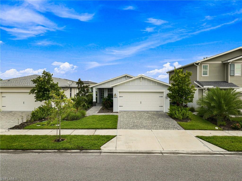 CRESCENT GROVE - Residential
