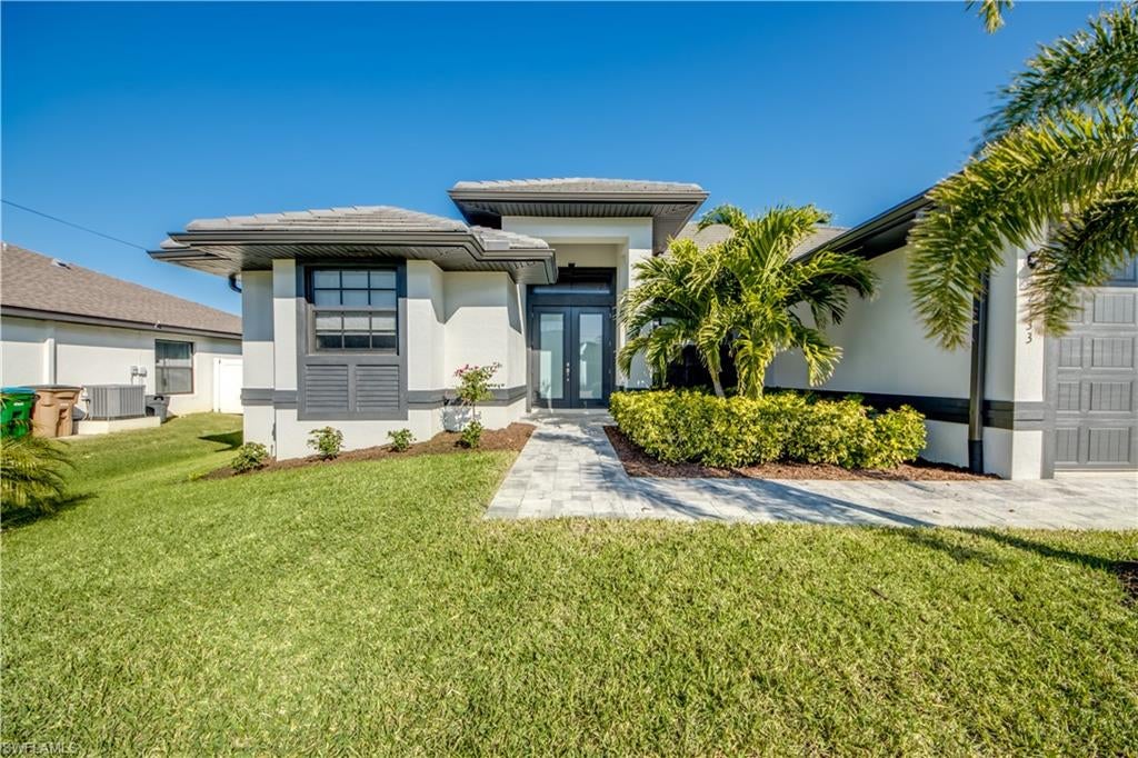CAPE CORAL - Residential
