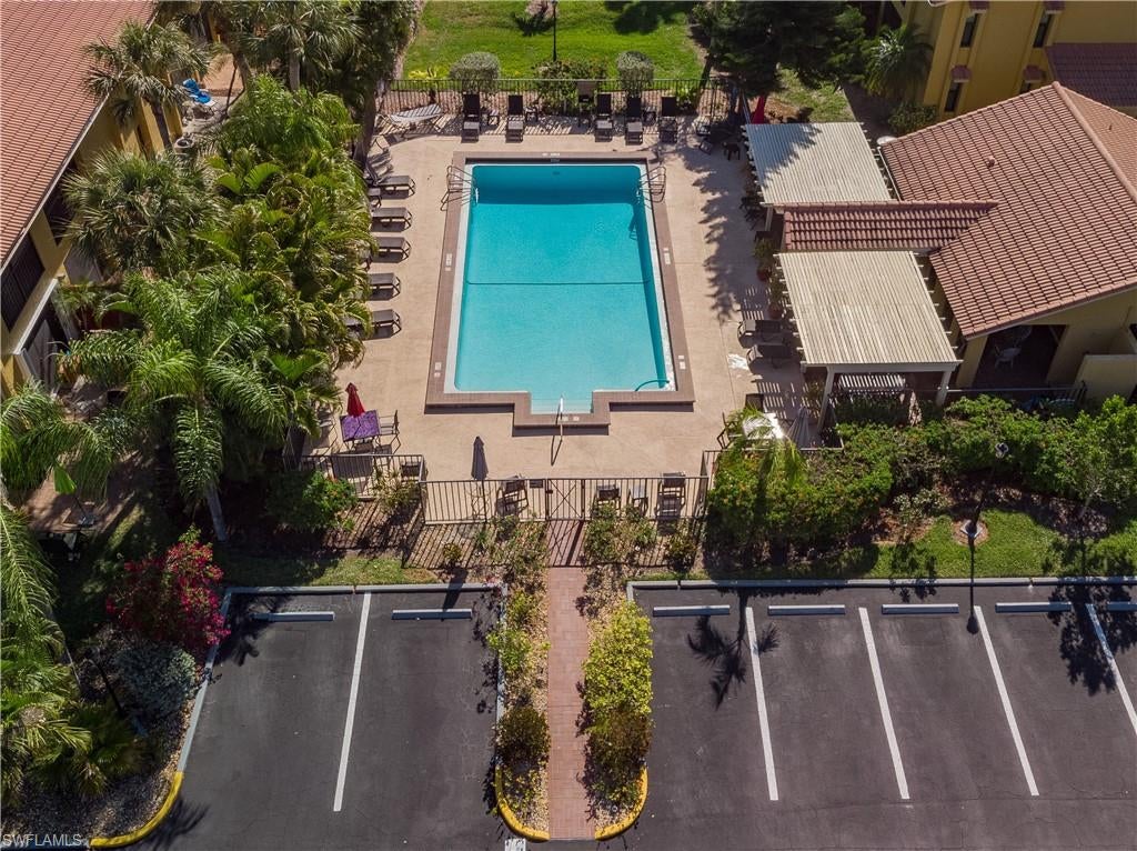 VILLANOVA COLONNADE CONDO - Residential