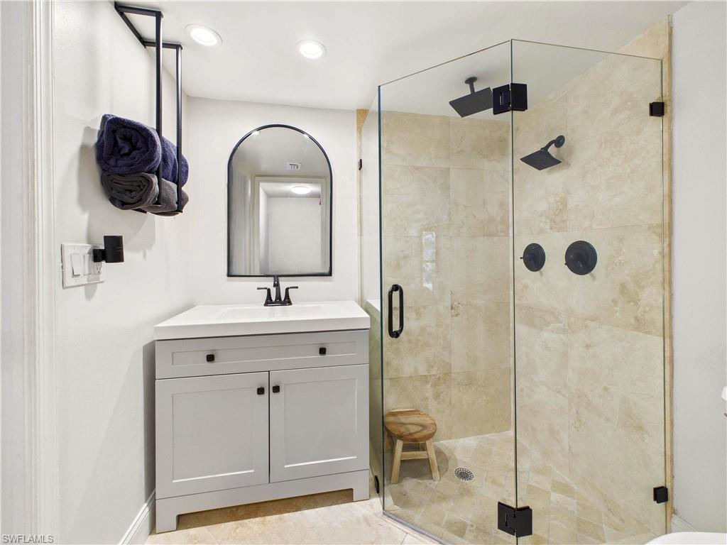 VILLANOVA COLONNADE CONDO - Residential