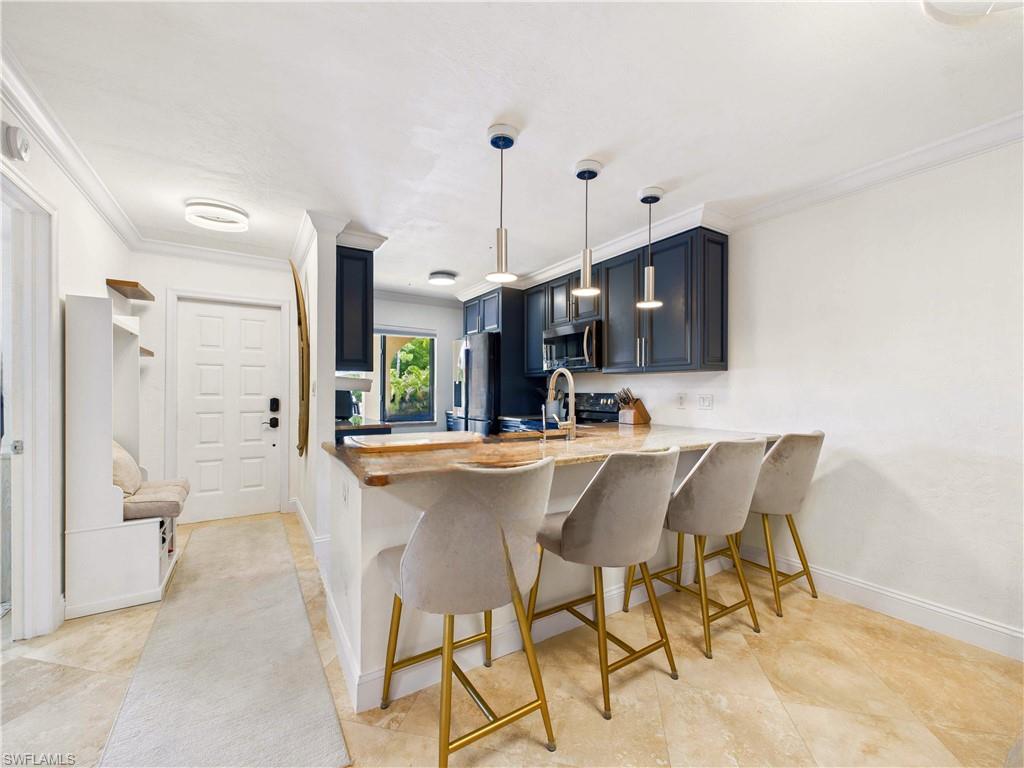 VILLANOVA COLONNADE CONDO - Residential