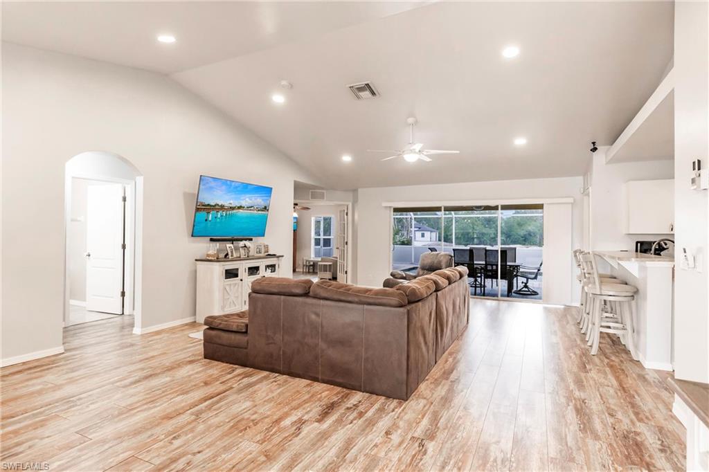 MIRROR LAKES - Residential