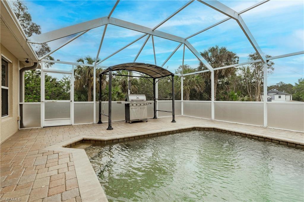 MIRROR LAKES - Residential