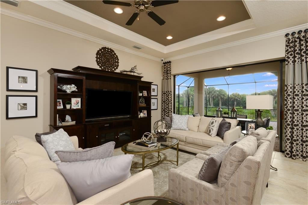 PEBBLE POINTE - Residential
