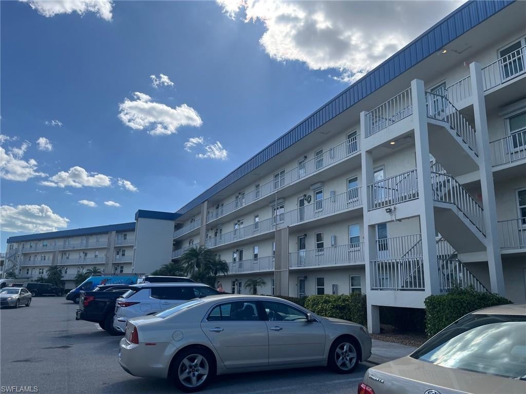 SEVEN LAKES - Residential