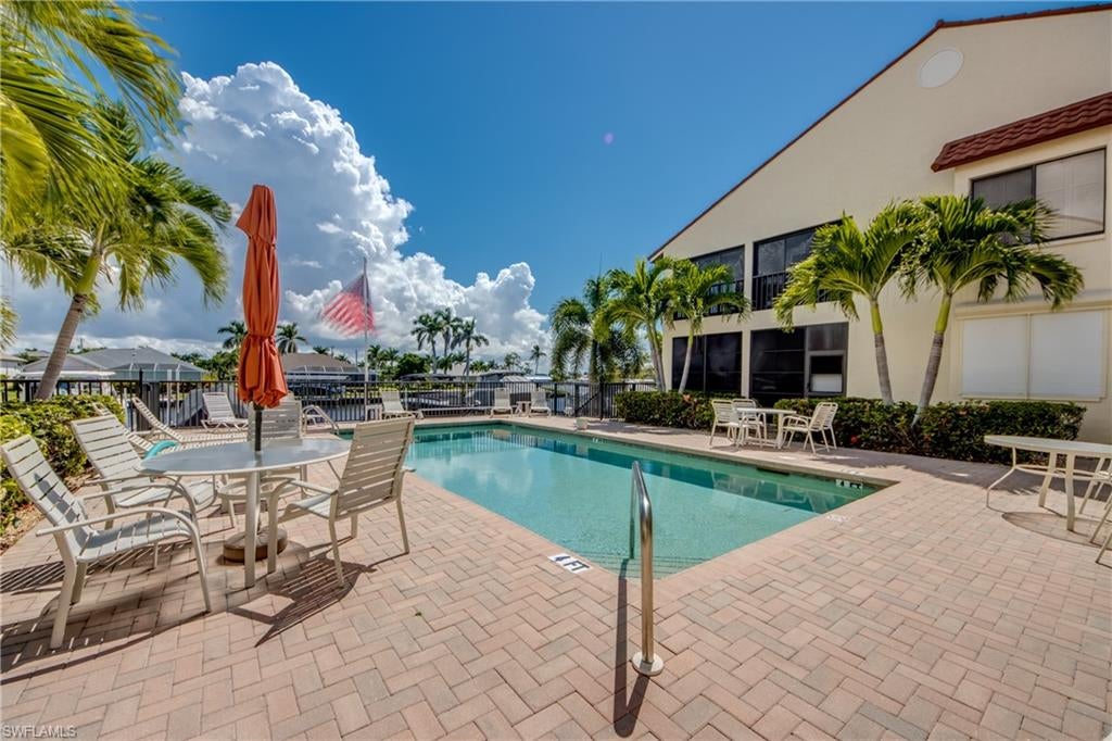 CAPSTAN CONDO - Residential