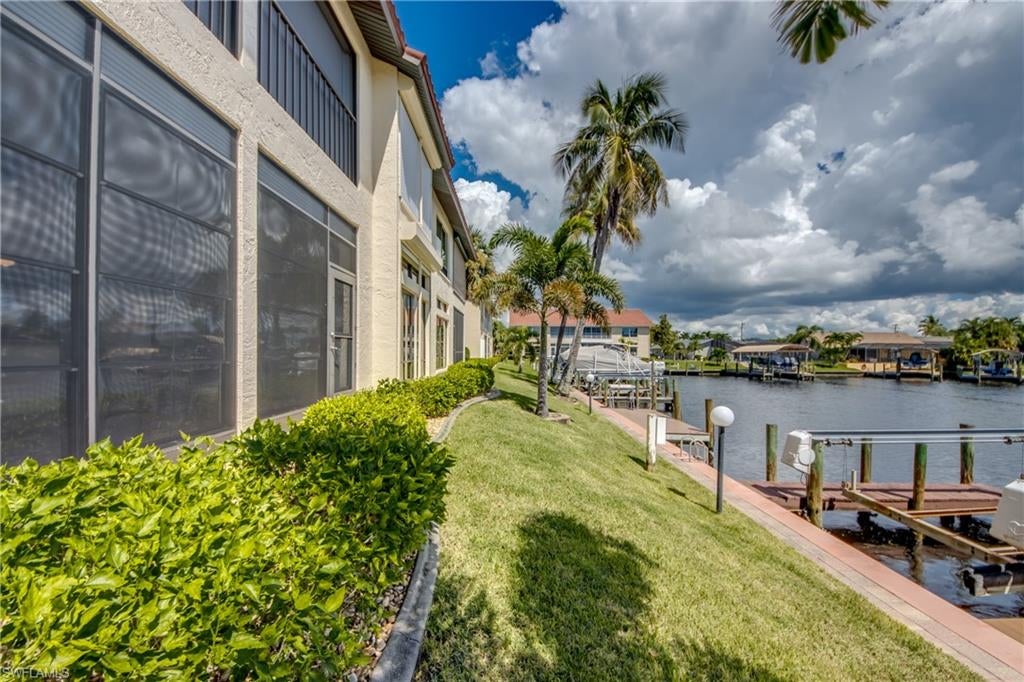 CAPSTAN CONDO - Residential