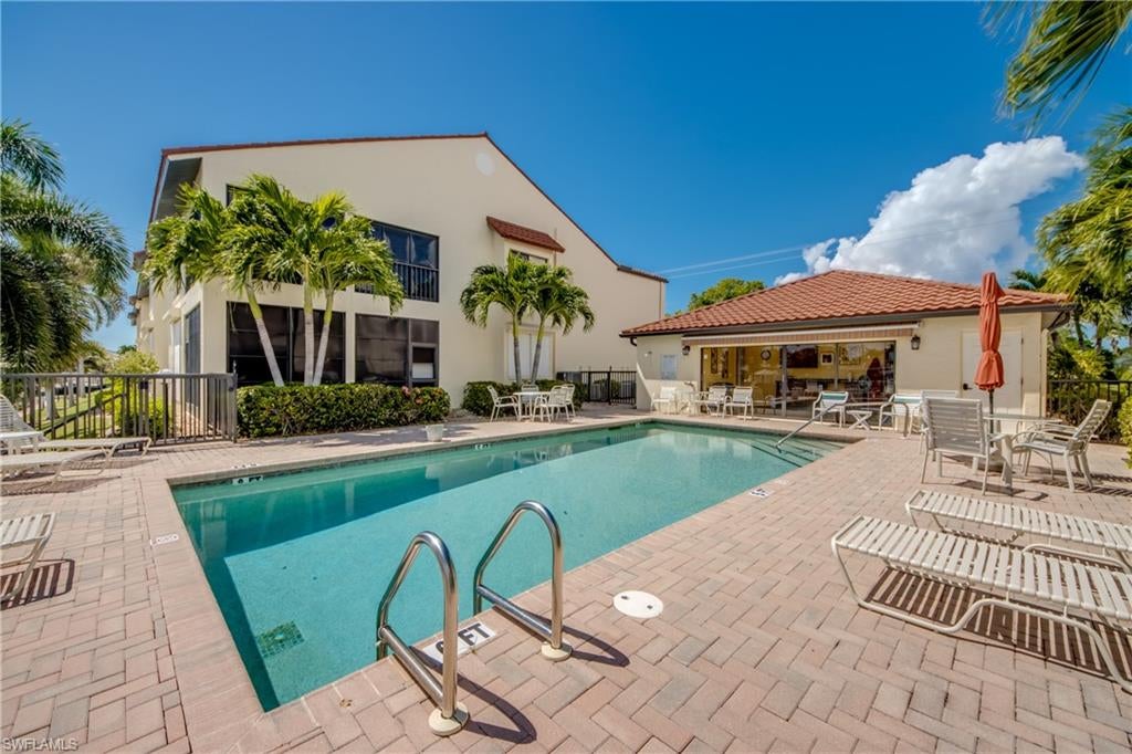 CAPSTAN CONDO - Residential