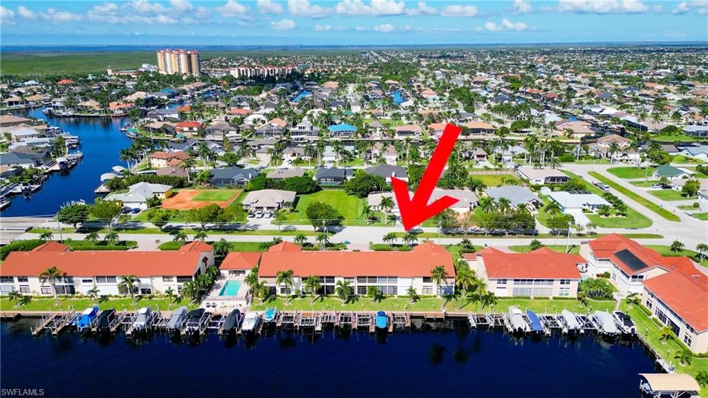 CAPSTAN CONDO - Residential