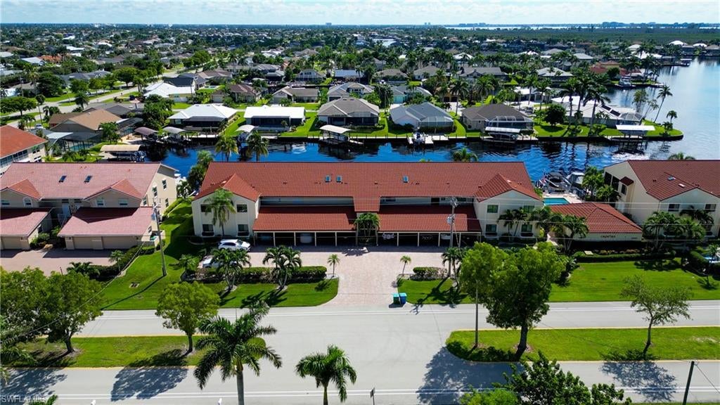 CAPSTAN CONDO - Residential