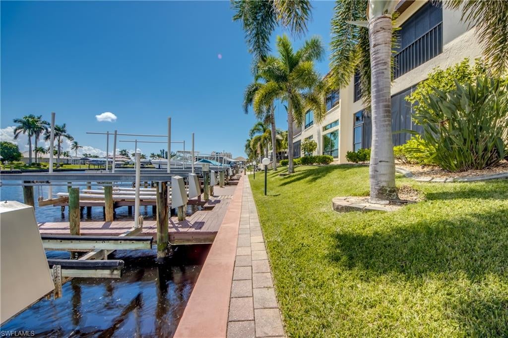 CAPSTAN CONDO - Residential