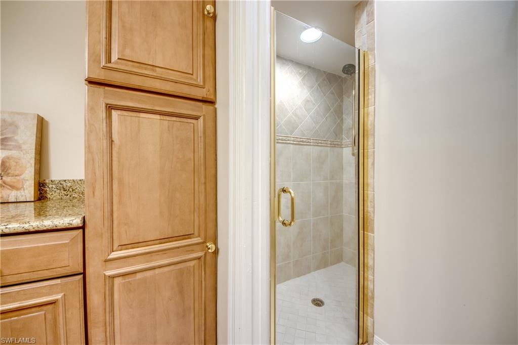 CAPSTAN CONDO - Residential