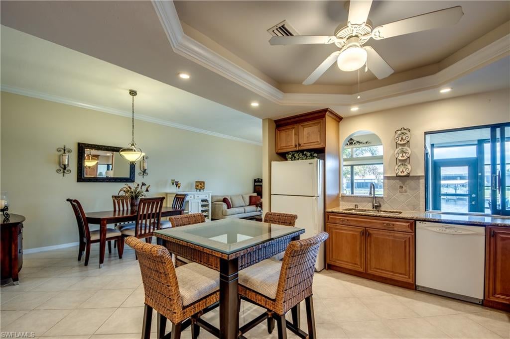 CAPSTAN CONDO - Residential