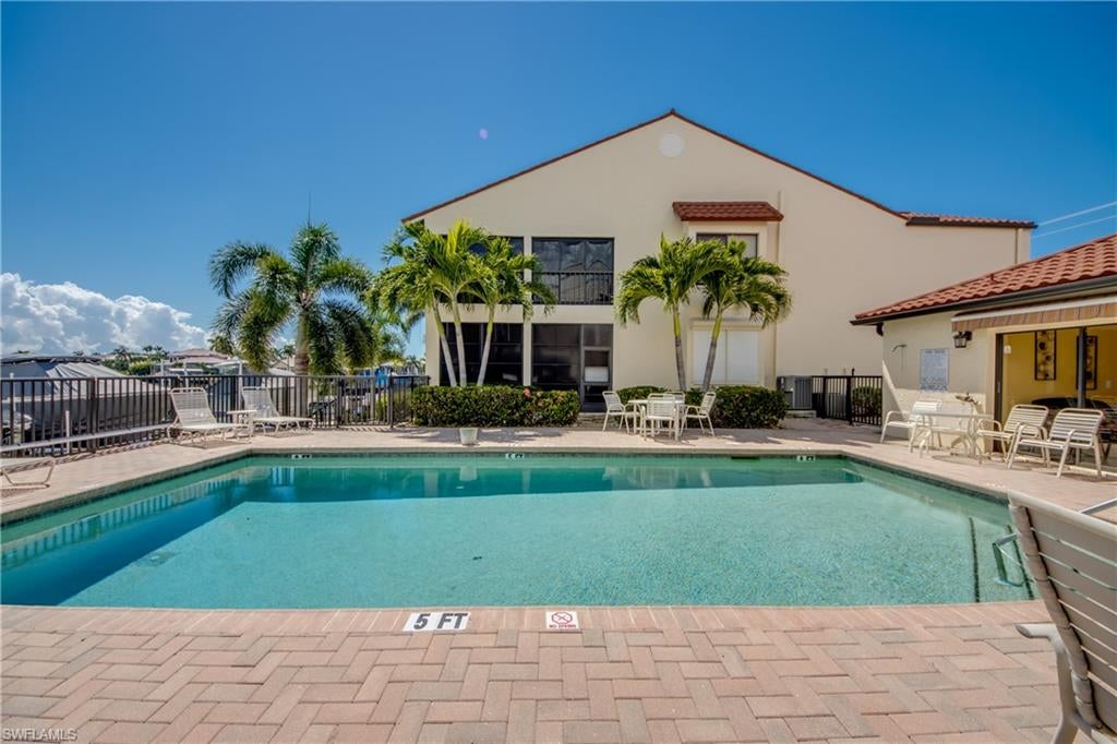 CAPSTAN CONDO - Residential