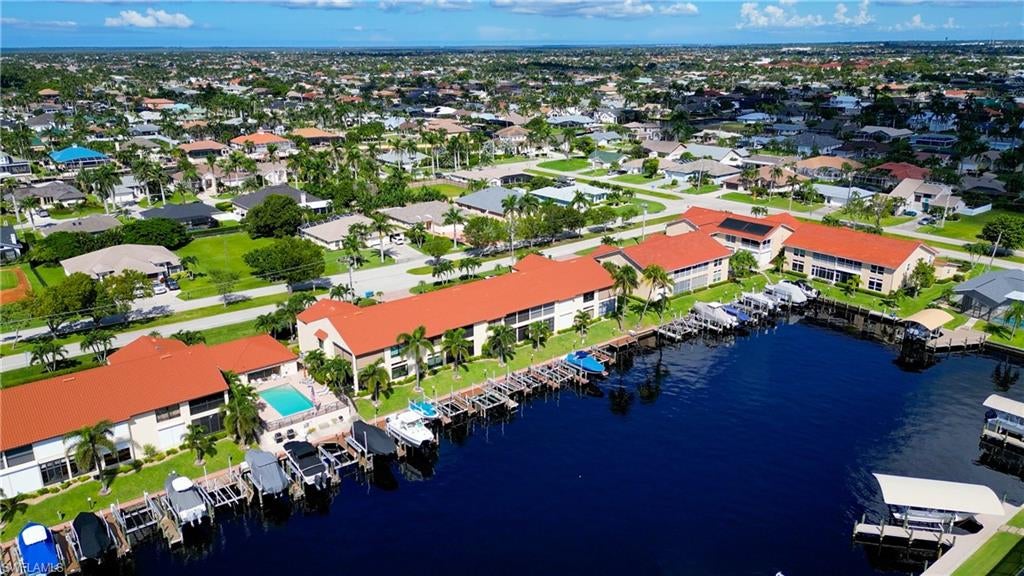 CAPSTAN CONDO - Residential