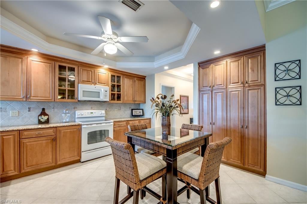 CAPSTAN CONDO - Residential