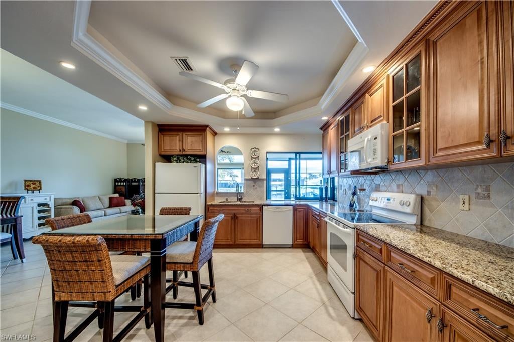 CAPSTAN CONDO - Residential
