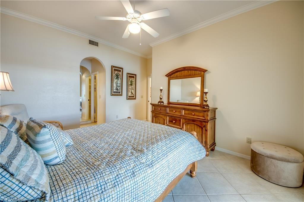 CAPSTAN CONDO - Residential