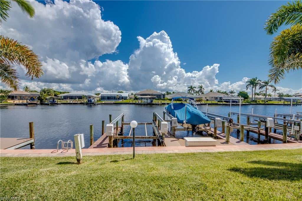 CAPSTAN CONDO - Residential