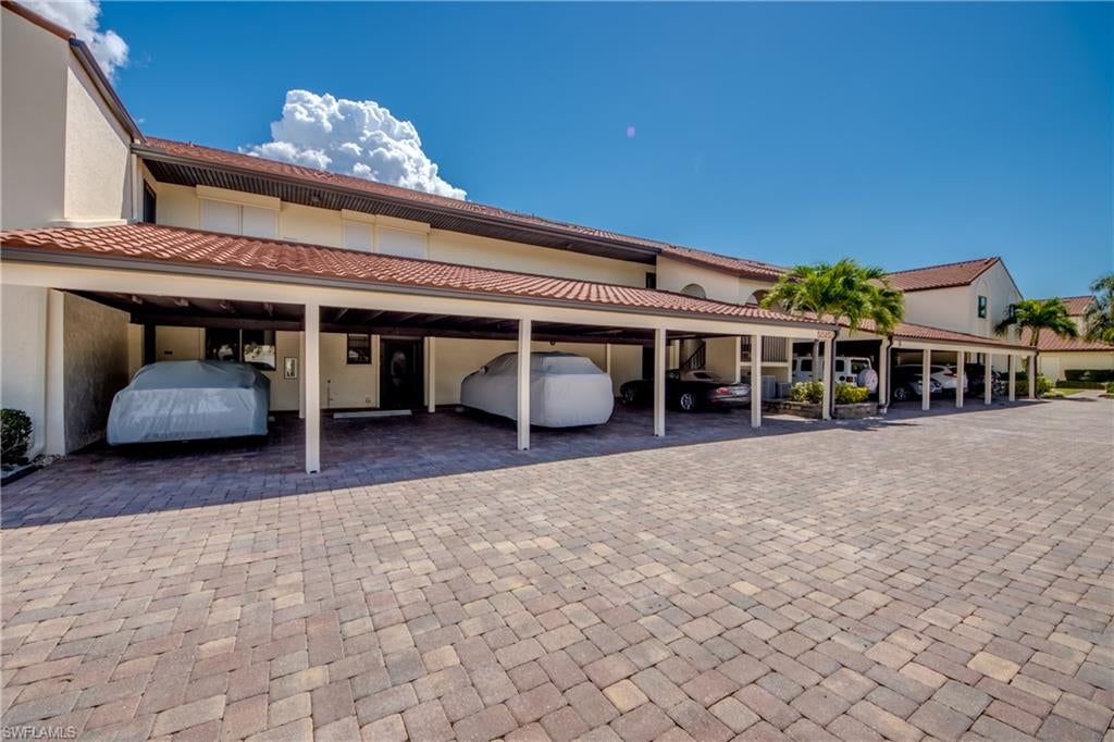 CAPSTAN CONDO - Residential