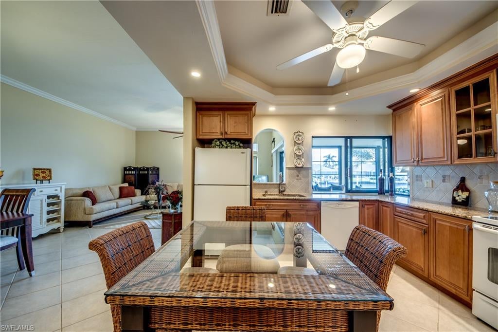 CAPSTAN CONDO - Residential