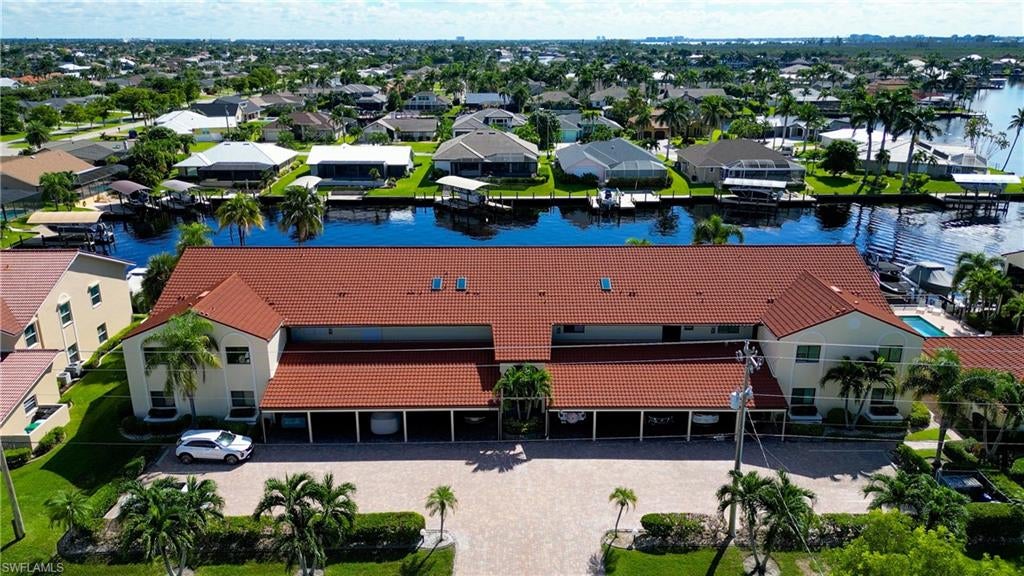 CAPSTAN CONDO - Residential