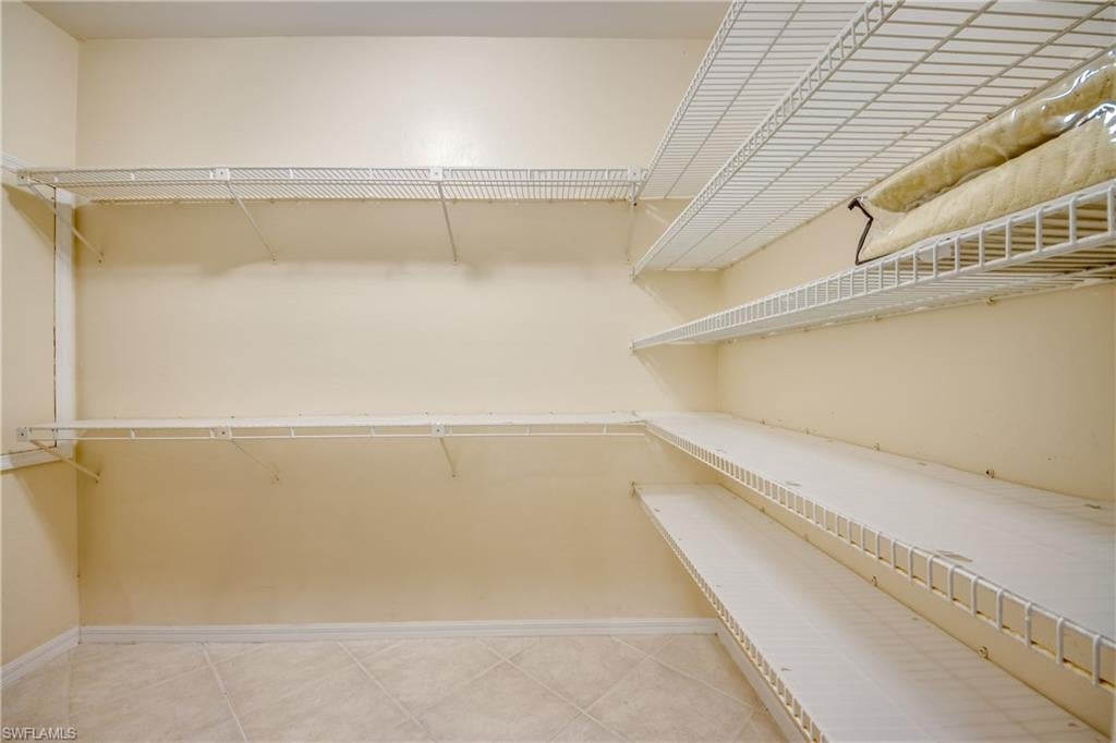 CAPSTAN CONDO - Residential