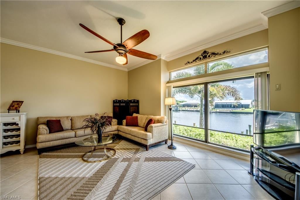 CAPSTAN CONDO - Residential