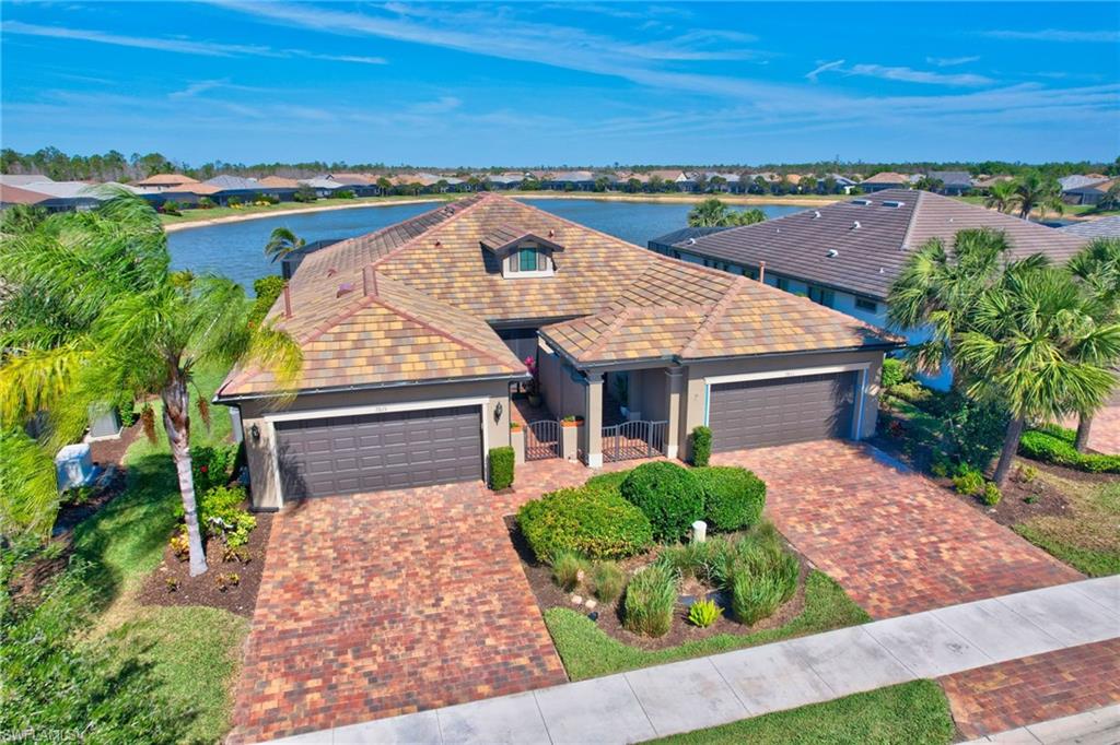 WINDING CYPRESS - Residential