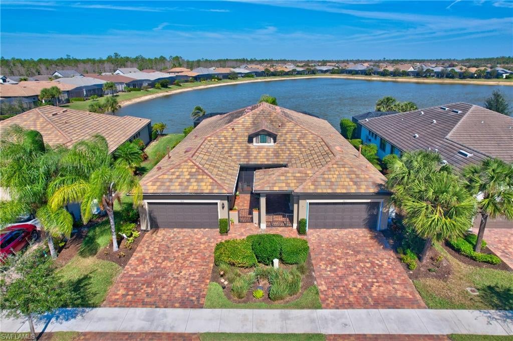 WINDING CYPRESS - Residential