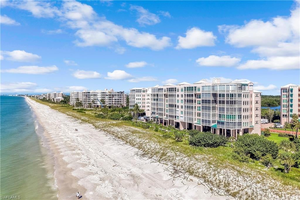 BAREFOOT BEACH CLUB - Residential