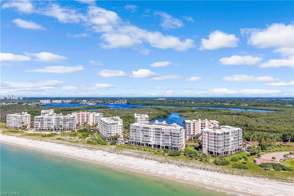 BAREFOOT BEACH CLUB - Residential