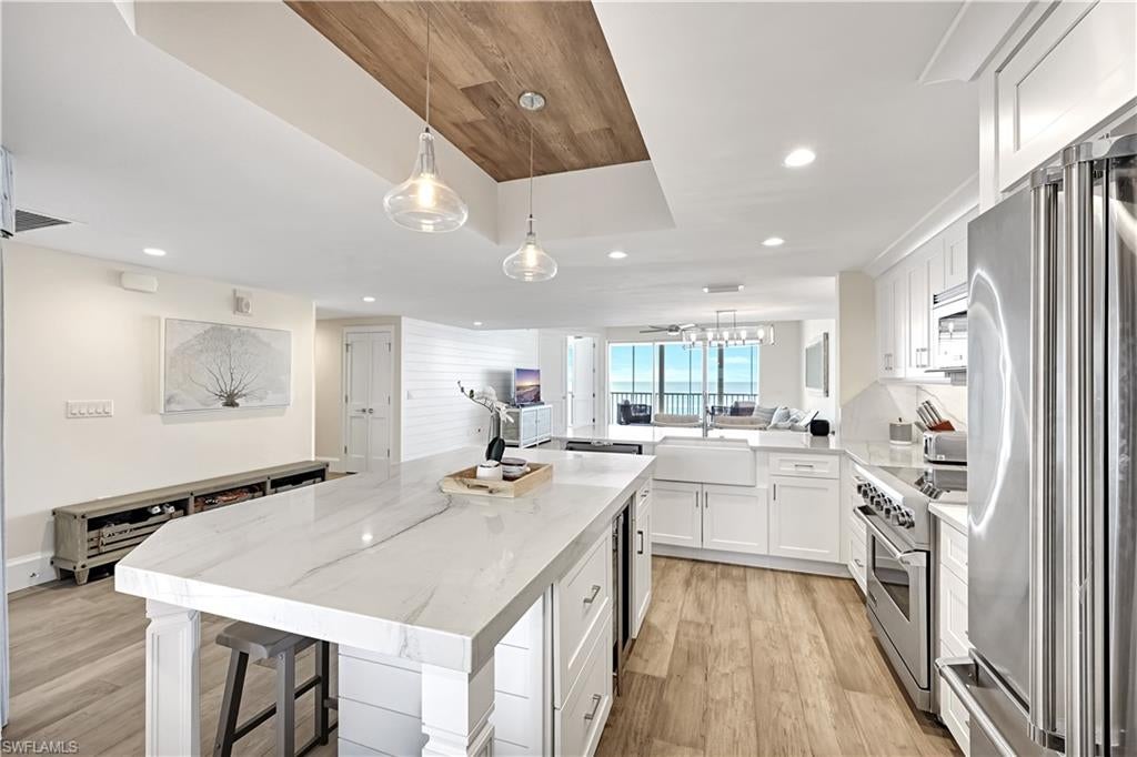 BAREFOOT BEACH CLUB - Residential