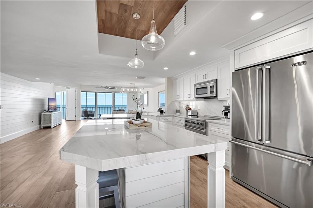 BAREFOOT BEACH CLUB - Residential