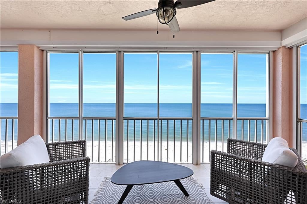 BAREFOOT BEACH CLUB - Residential