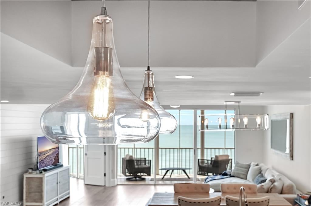 BAREFOOT BEACH CLUB - Residential