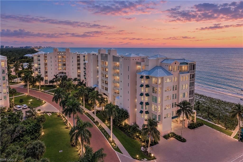 BAREFOOT BEACH CLUB - Residential