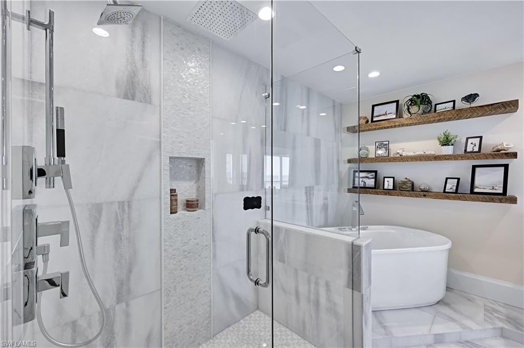 BAREFOOT BEACH CLUB - Residential