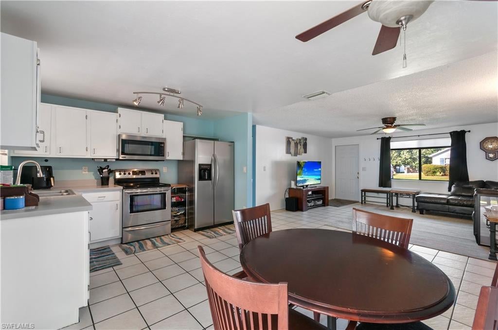 SAN CARLOS PARK - Residential