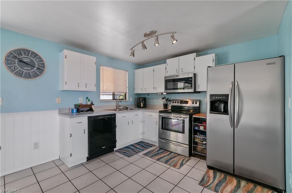 SAN CARLOS PARK - Residential