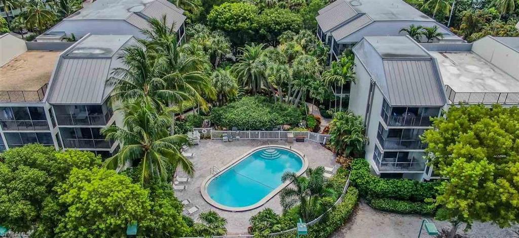 TENNIS VILLAS - Residential